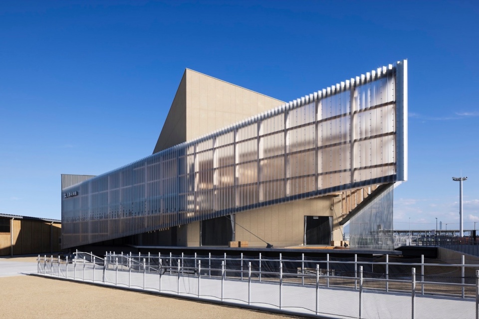 MitsubishiPavilion 001main