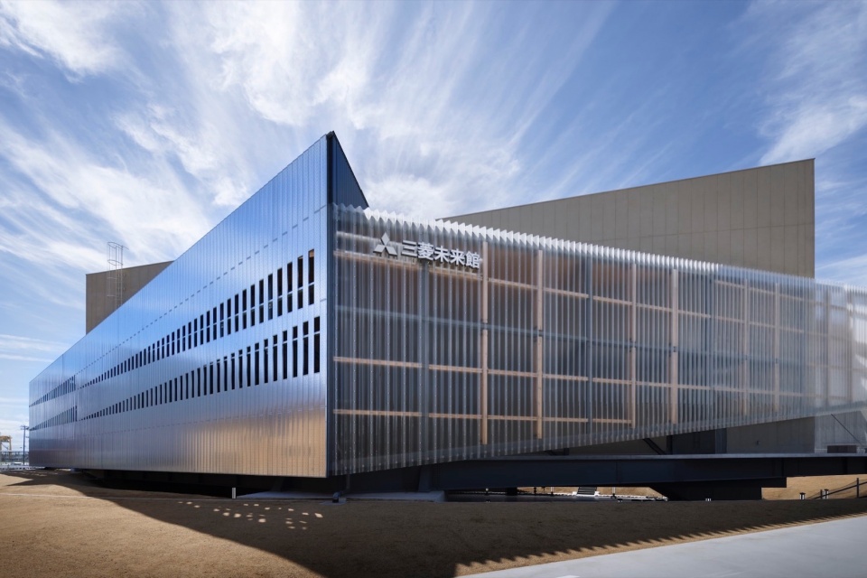 MitsubishiPavilion 002