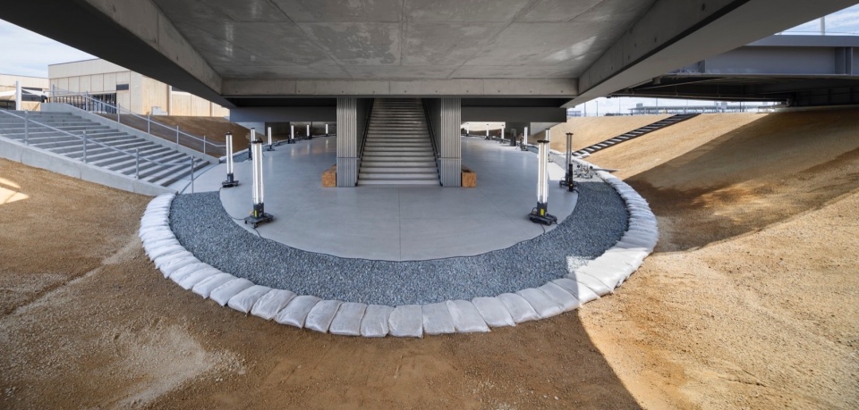 MitsubishiPavilion 023 selected