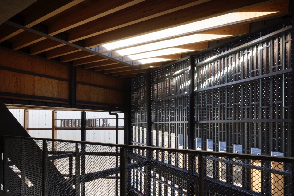 MitsubishiPavilion 036 selected