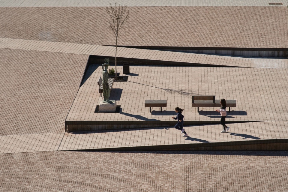 PLAZA DEL ZARRON BY BOV ESTUDIO © Javier Bravo 149