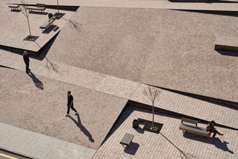 PLAZA DEL ZARRON BY BOV ESTUDIO © Javier Bravo 205 f8h