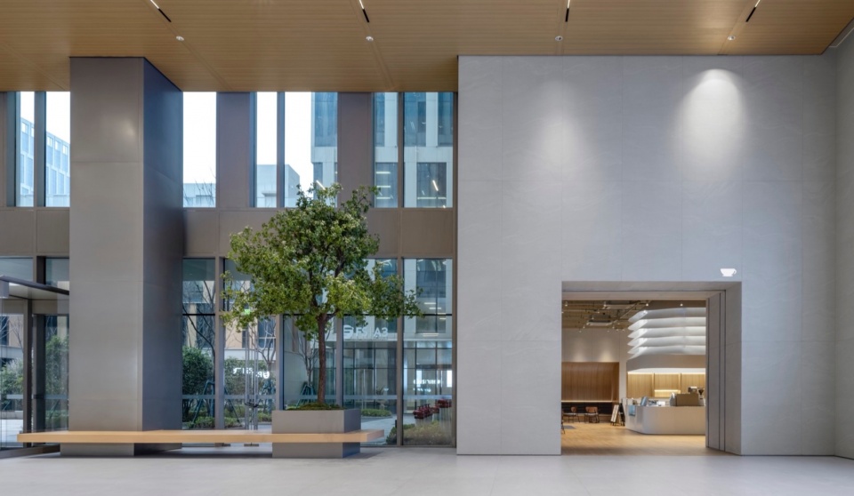 大厅入口 entrance to the lobby ©吴辉