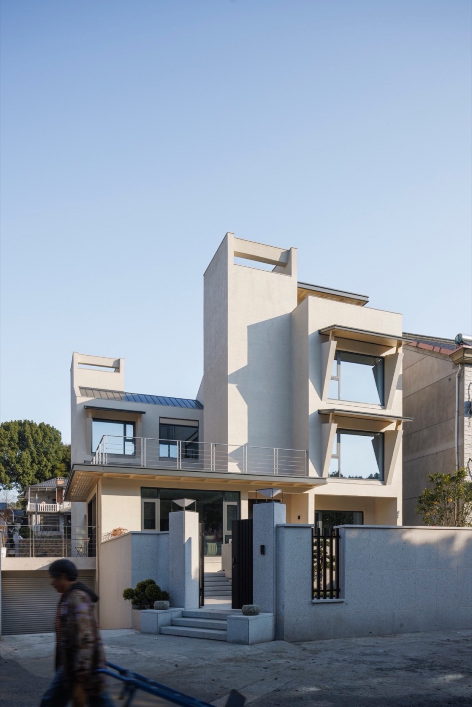 Courtyard House by TEDO