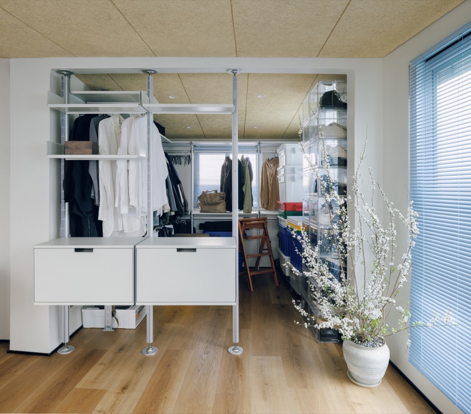 Narratives of Balanced Spaces
