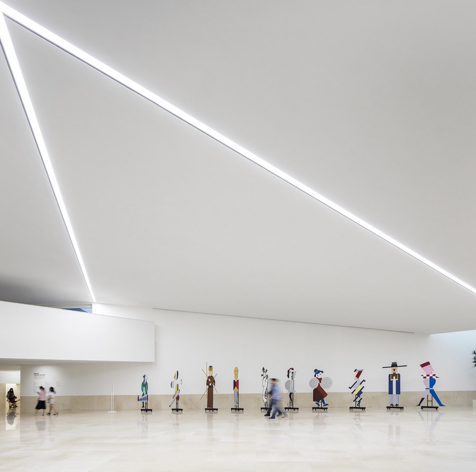 china design museum of bauhaus collection by alvaro siza carlos castanheira lrt