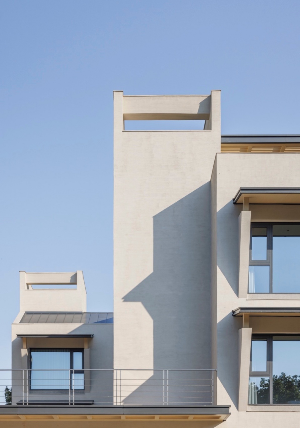 Courtyard House by TEDO