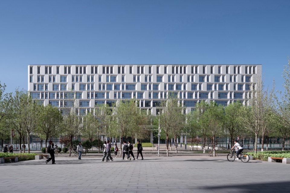 Taiyuan Normal University Teacher Education Training Center by Architectural Design Research Institute of SCUT Taozhi Studio