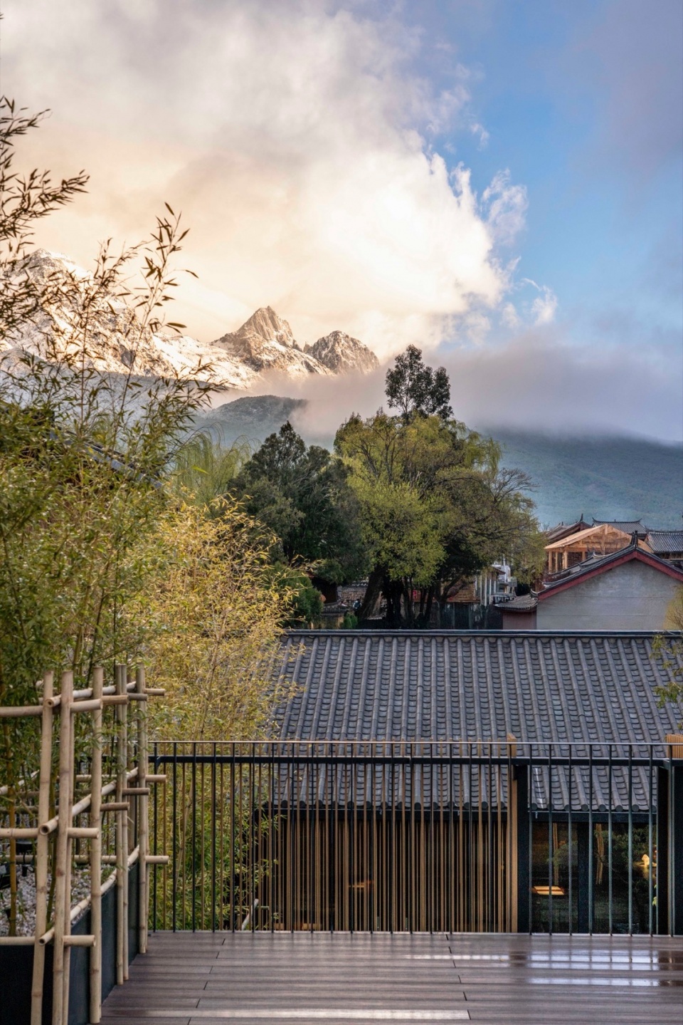 CASA NGULUKO Lijiang by Li Xiaodong Atelier