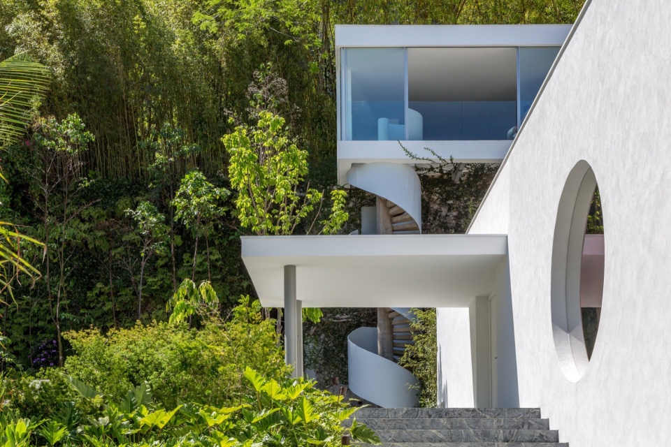 Itauna House by Siqueira Azul Architecture