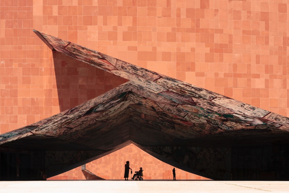 Maiji Mountain Visitor Center by ZXD Architects BIAD