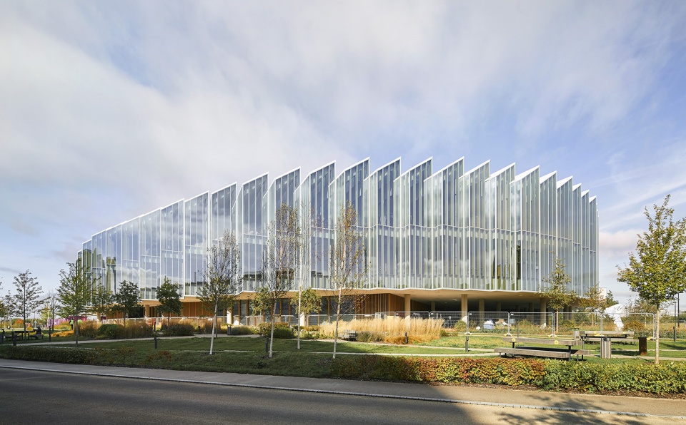 astrazenecas the discovery centre cambridge uk by herzog de meuron