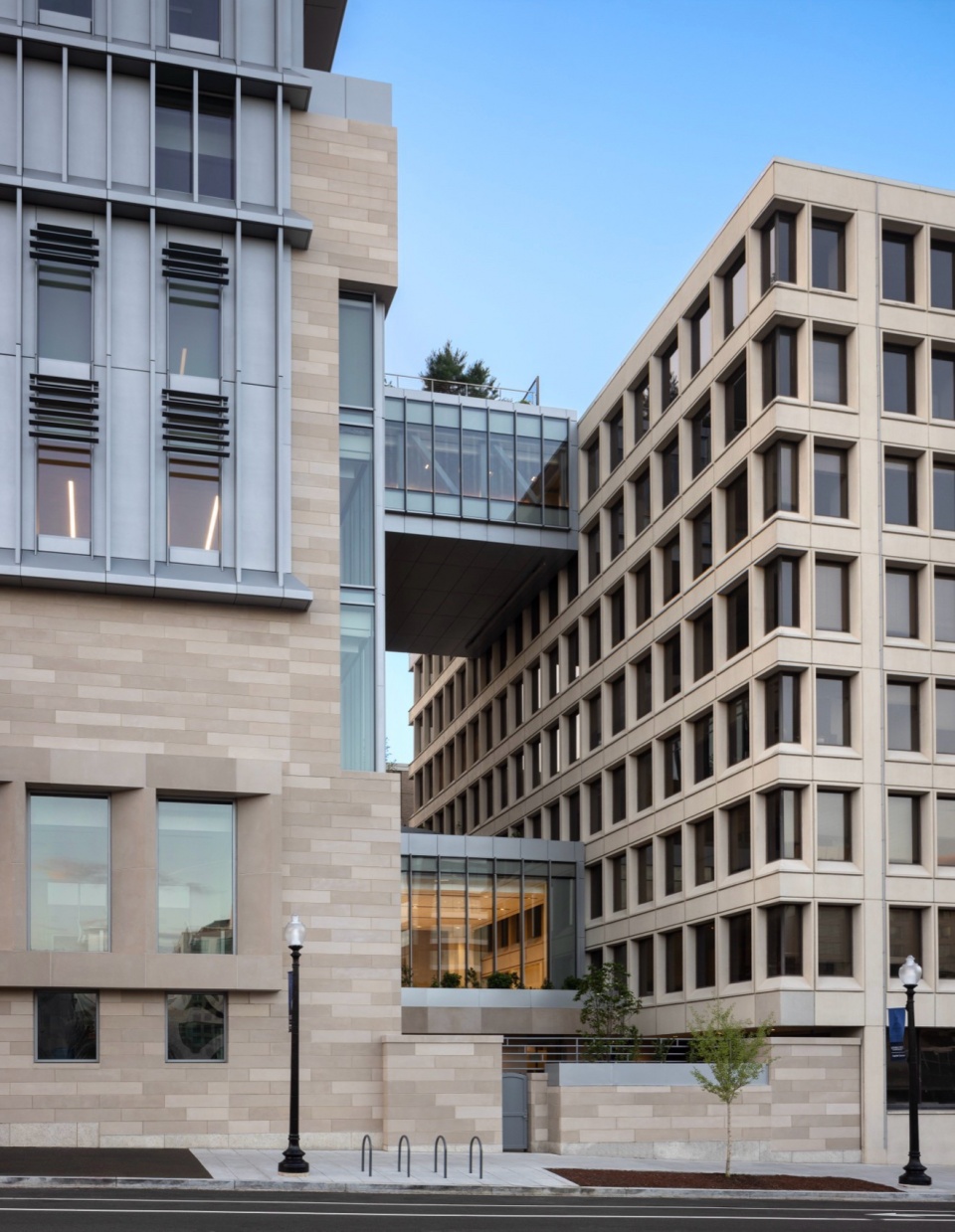 mccourt school of public policy georgetown university by robert a m stern architects