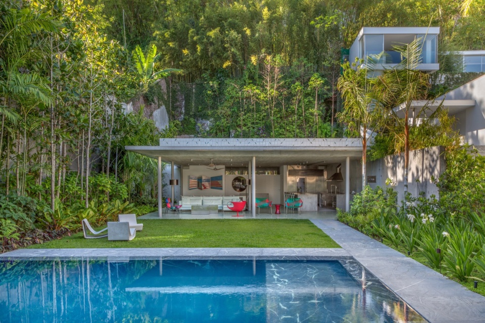 Itauna House by Siqueira Azul Architecture