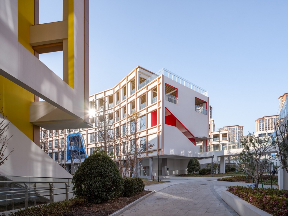 Quzhou No 6 Experimental School by LYCS Architecture Work