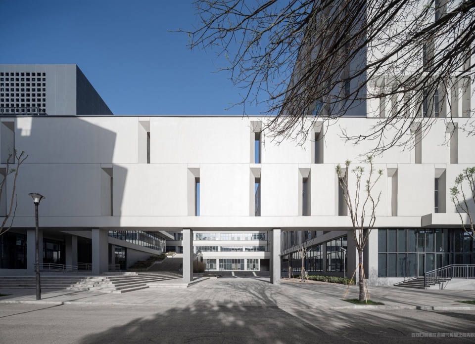 Taiyuan Normal University Teacher Education Training Center by Architectural Design Research Institute of SCUT Taozhi Studio