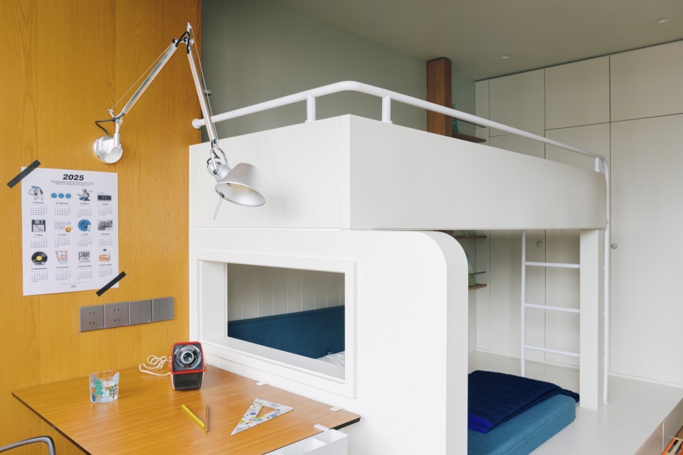 Narratives of Balanced Spaces