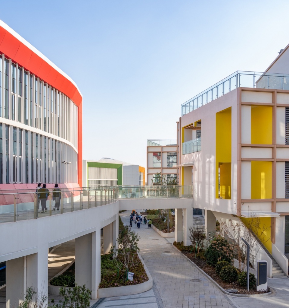 Quzhou No 6 Experimental School by LYCS Architecture Work