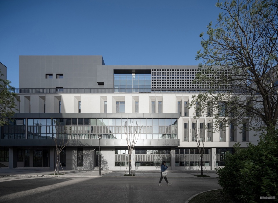 Taiyuan Normal University Teacher Education Training Center by Architectural Design Research Institute of SCUT Taozhi Studio