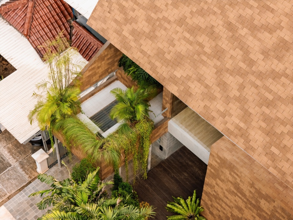 Attic Above Garden by RAD ar