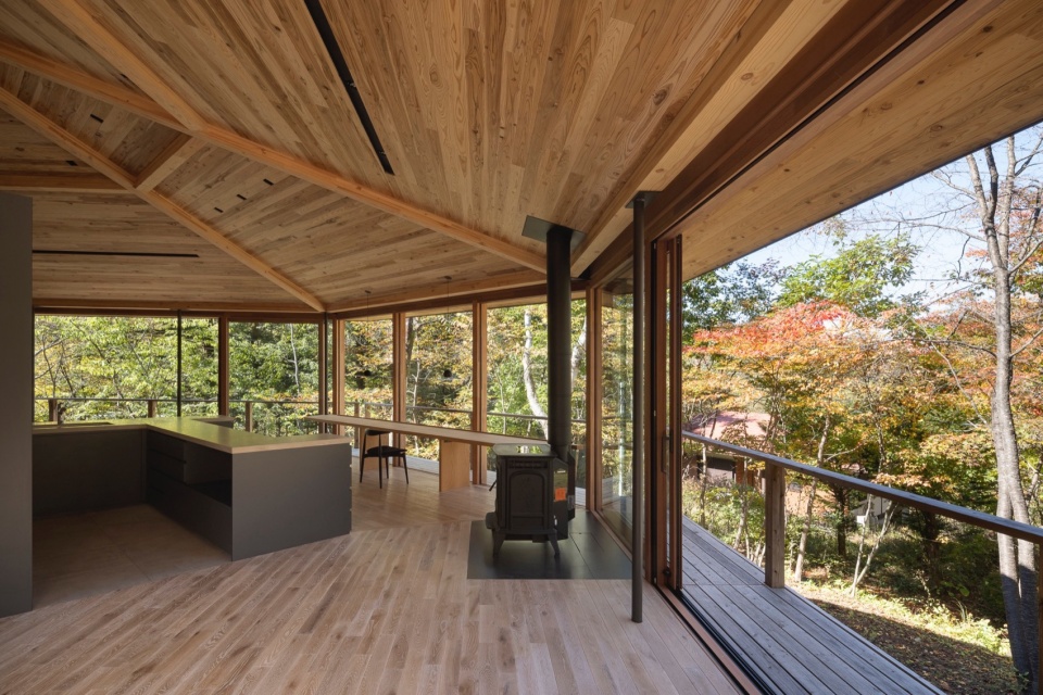 Hut in Karuizawa Naoi Architecture