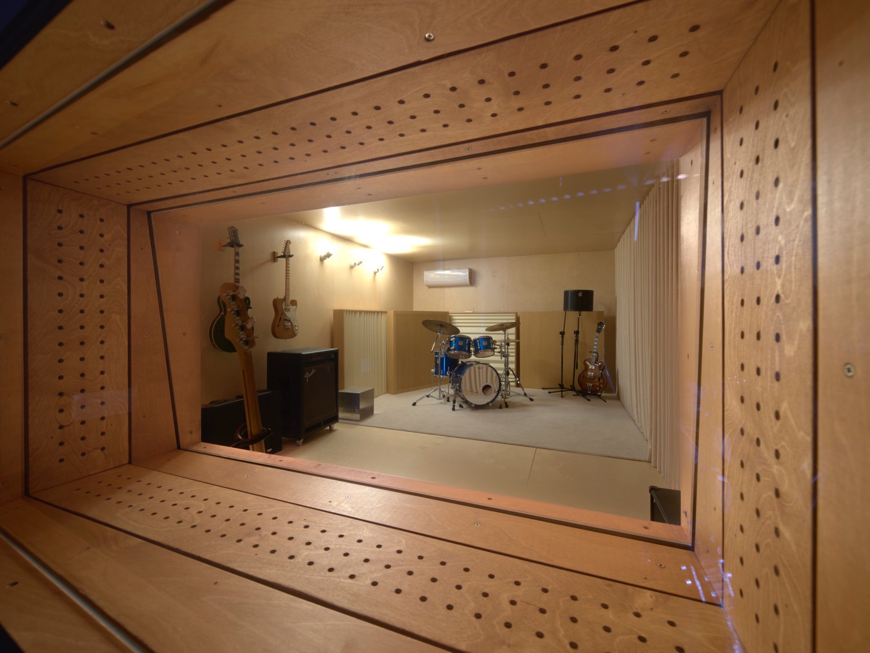 Ring Music Studio & Living Room by Uygur Architects - 谷德设计网