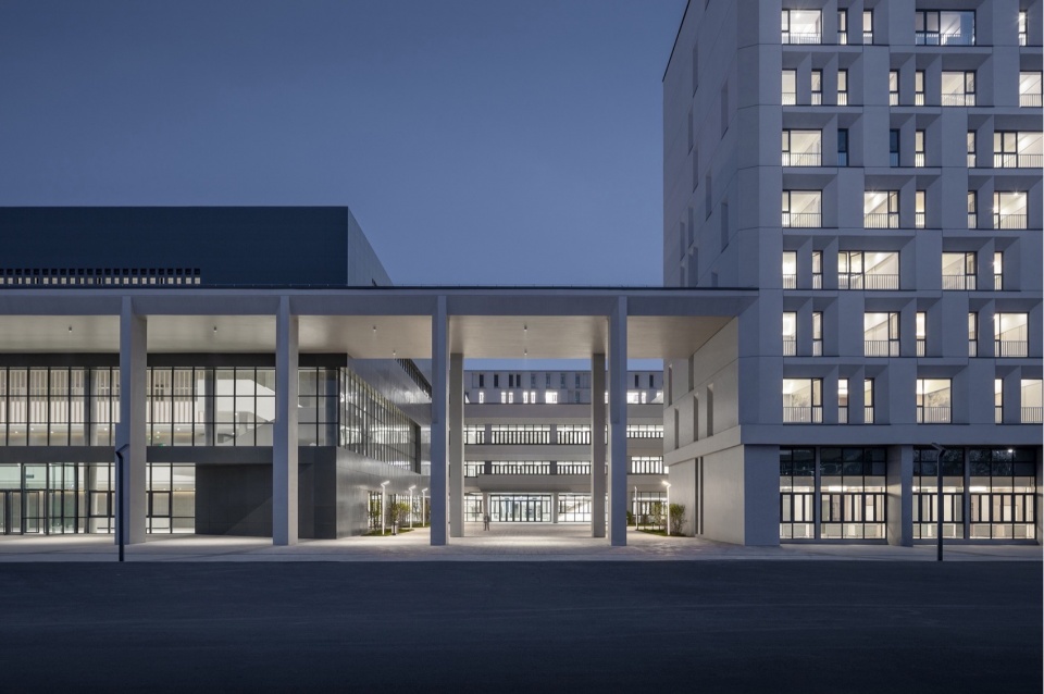 Taiyuan Normal University Teacher Education Training Center by Architectural Design Research Institute of SCUT Taozhi Studio