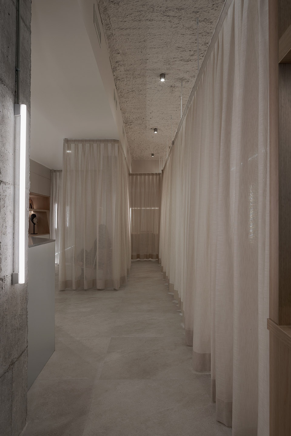 carlos pons beauty center by nan arquitectos