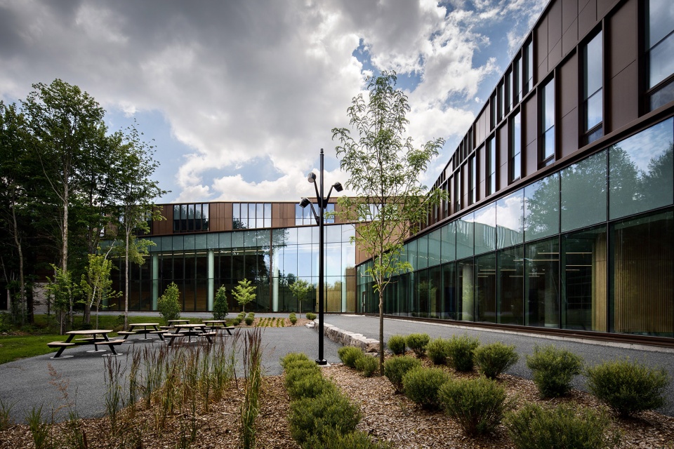 ecole secondaire du bosquet by msdl architectes