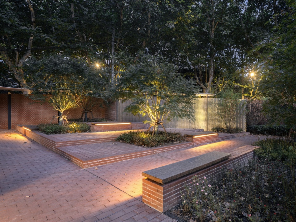 hudong experiment the CORNER garden