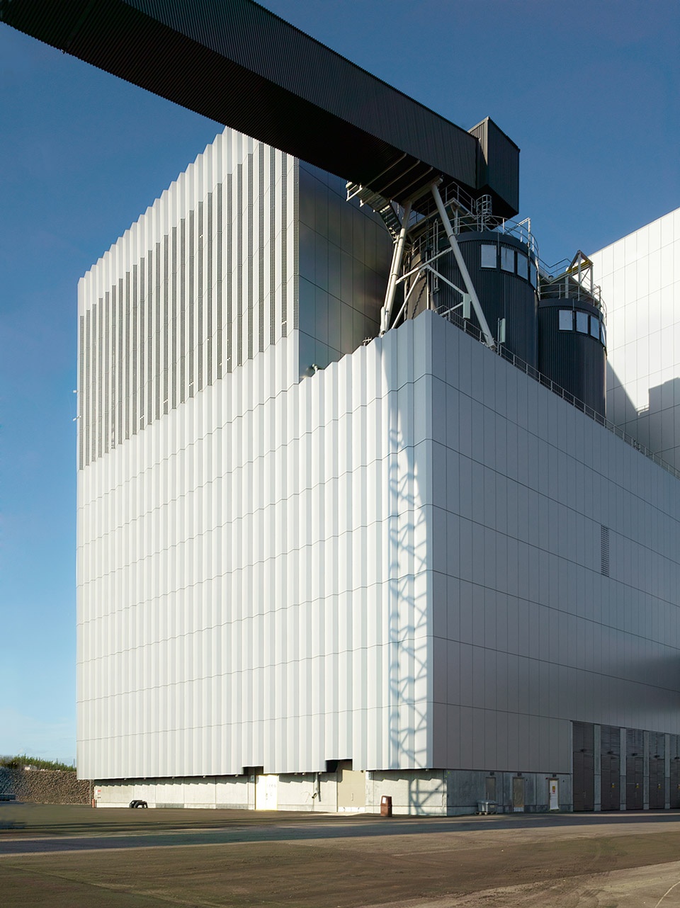 vuosaari bioenergy heating plant by kivinen rusanen architects