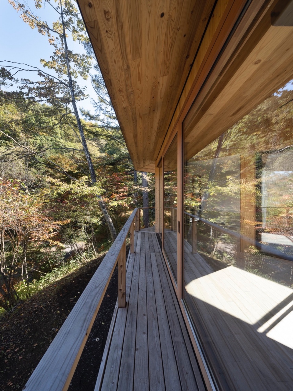 Hut in Karuizawa Naoi Architecture