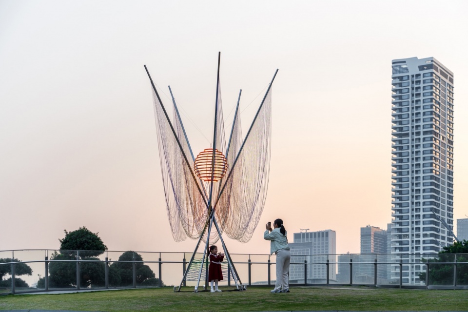 Tide Catcher by Daxing Jizi Design