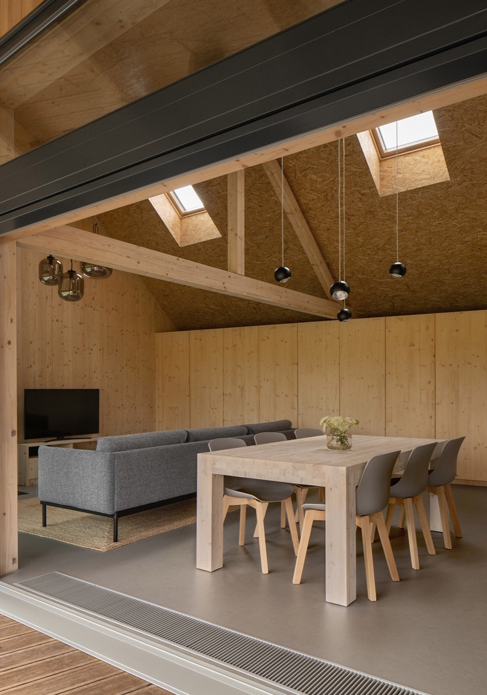 Weekend House in Bohemian Paradise by NEW HOW architects