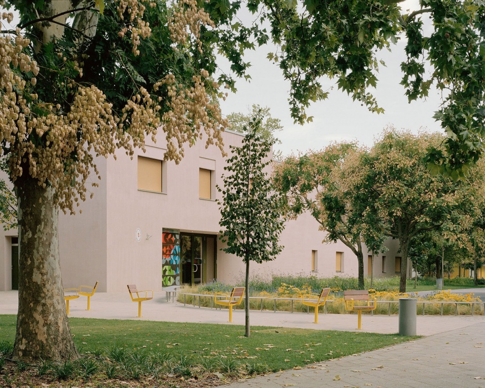 gyongyszem kindergarten by archikon architects