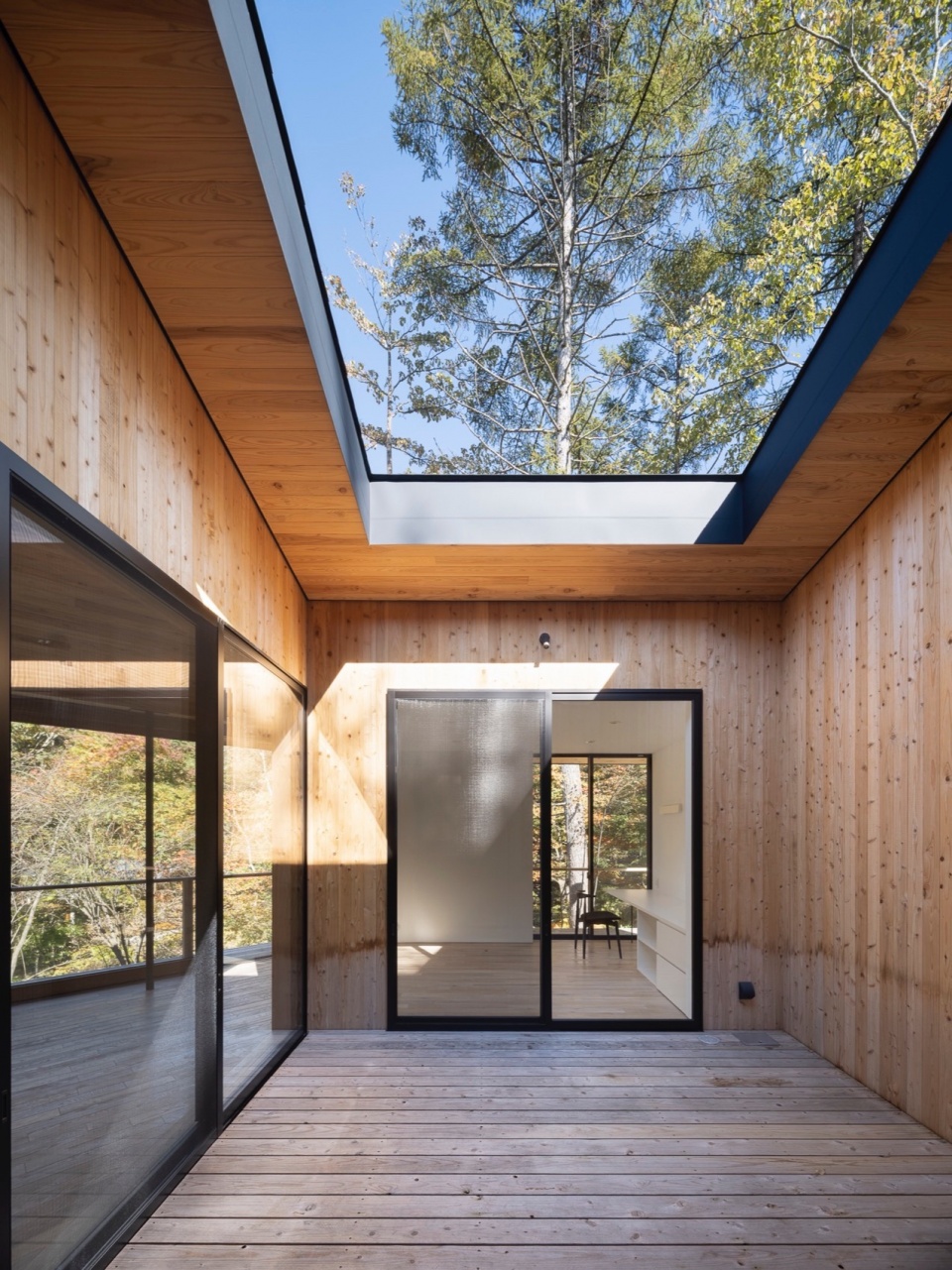Hut in Karuizawa Naoi Architecture