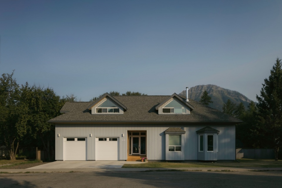 Three Peaks by Twobytwo Architecture Studio