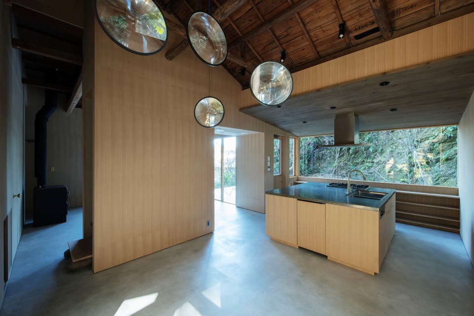 Atelier in Kamakura by YUJI OKITSU
