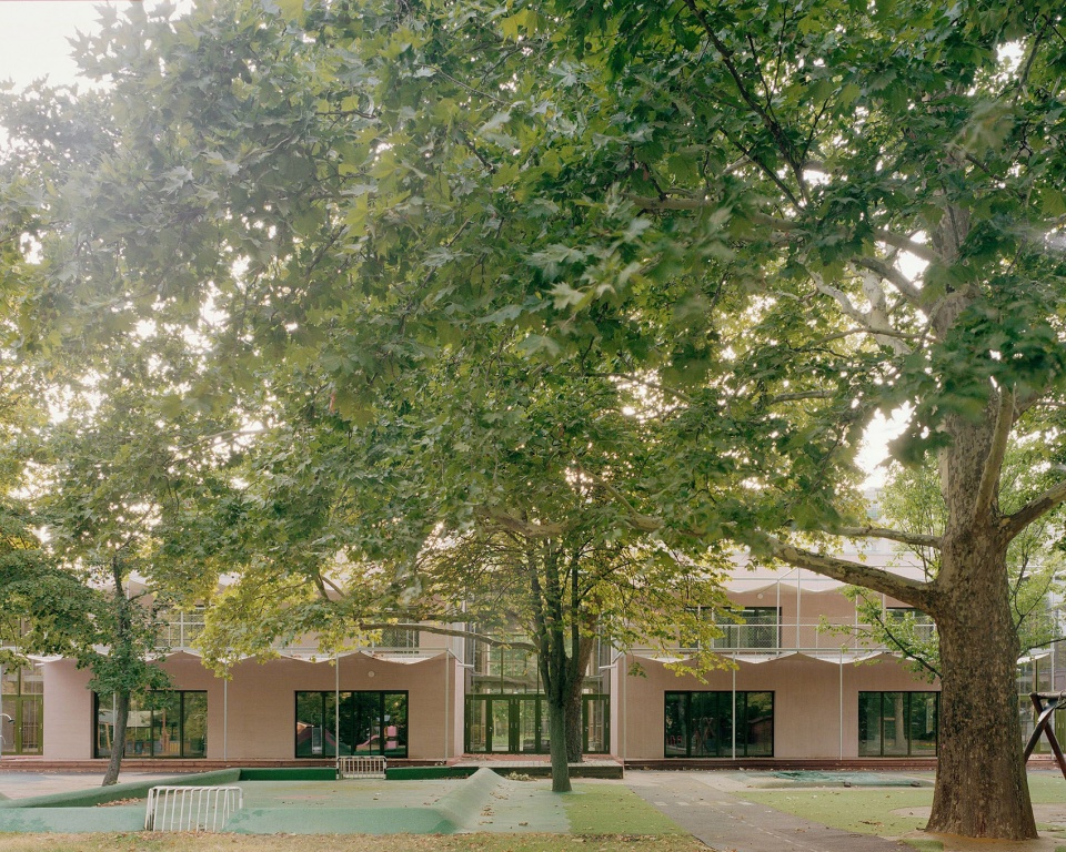 gyongyszem kindergarten by archikon architects