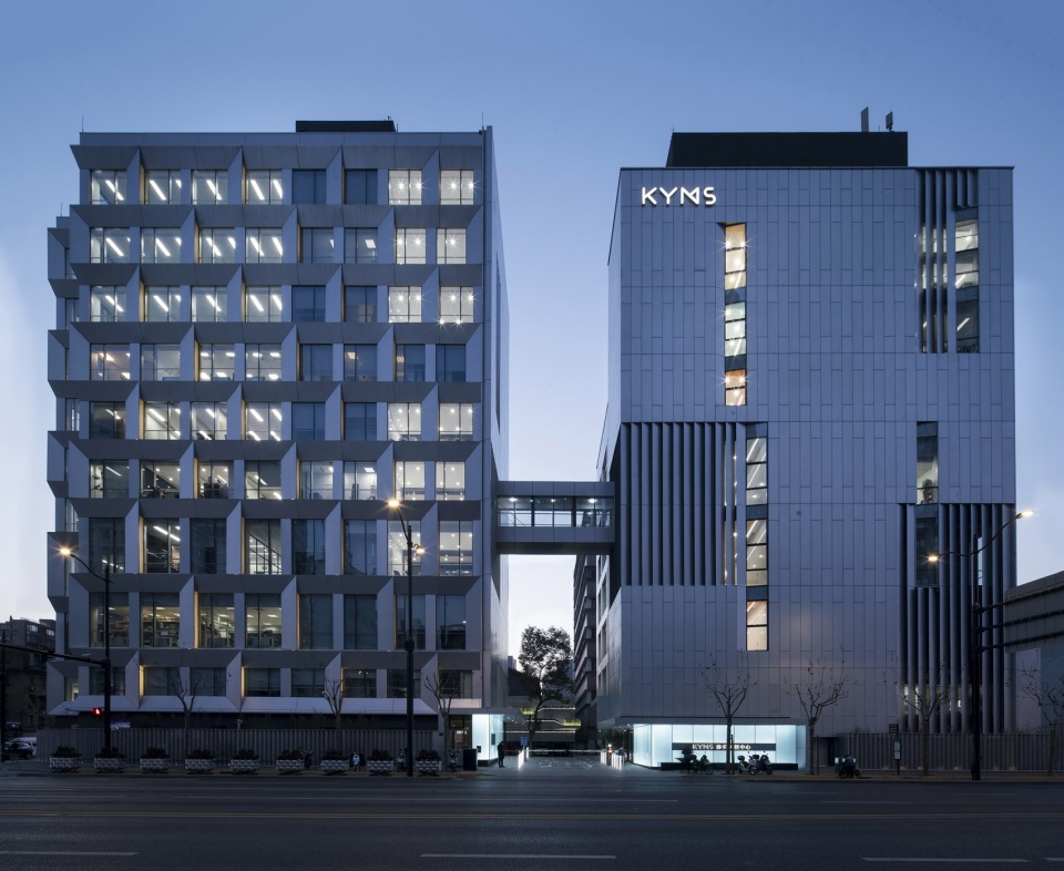 kms technology center by atelier archmixing