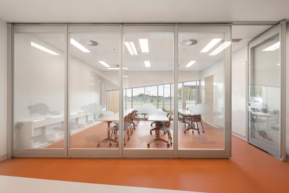new manawan awacak okiskinohamatowikamikowaw elementary school by ccm2 architectes bb architecture design inc