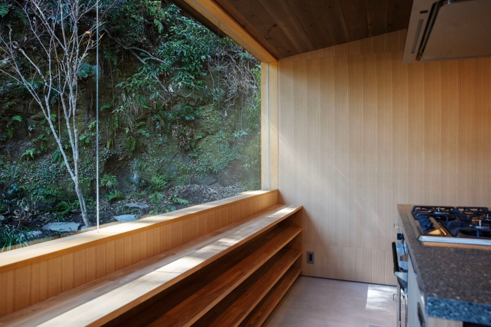 Atelier in Kamakura by YUJI OKITSU