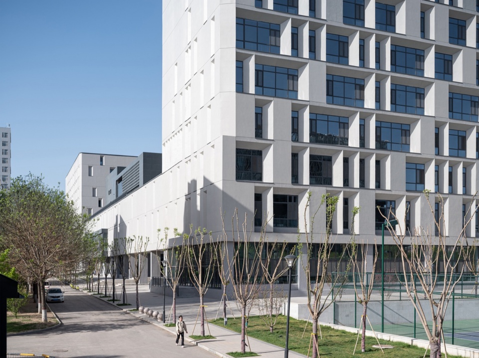 Taiyuan Normal University Teacher Education Training Center by Architectural Design Research Institute of SCUT Taozhi Studio