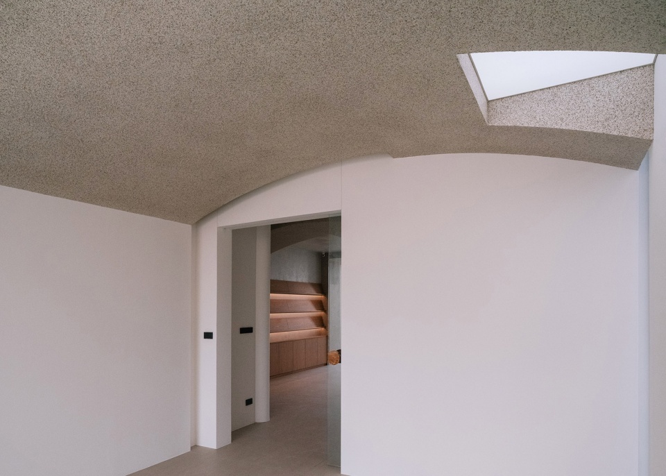 mitr headquarter home studio for dressmaker by phtaa living design
