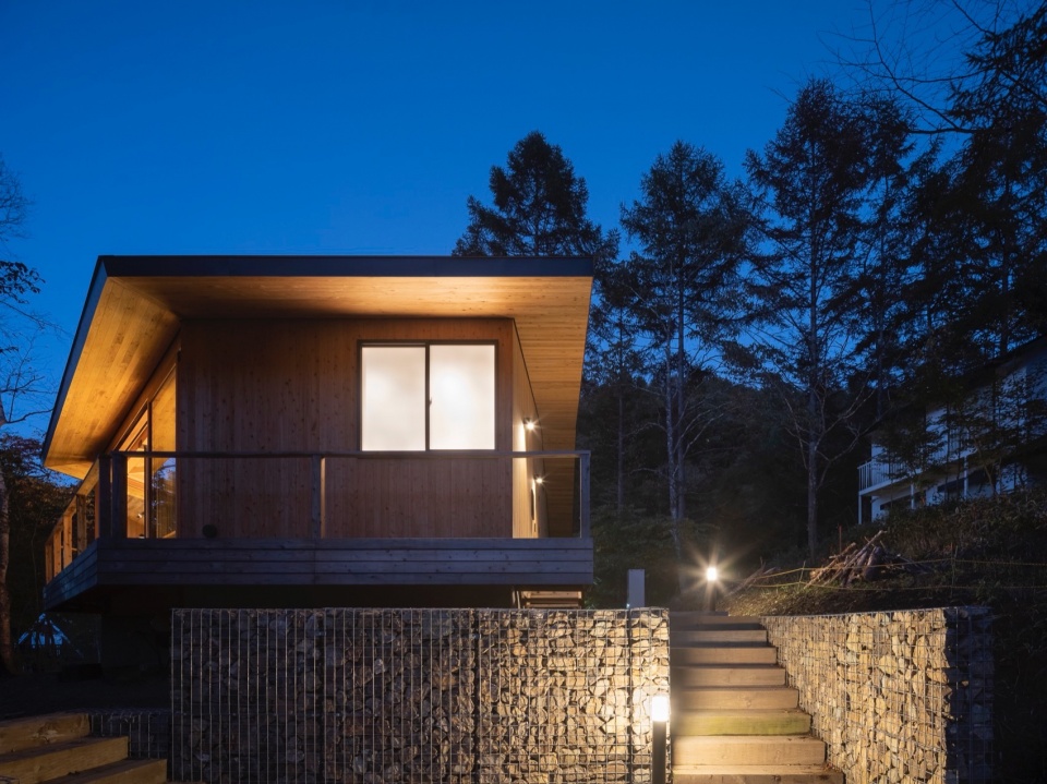 Hut in Karuizawa Naoi Architecture