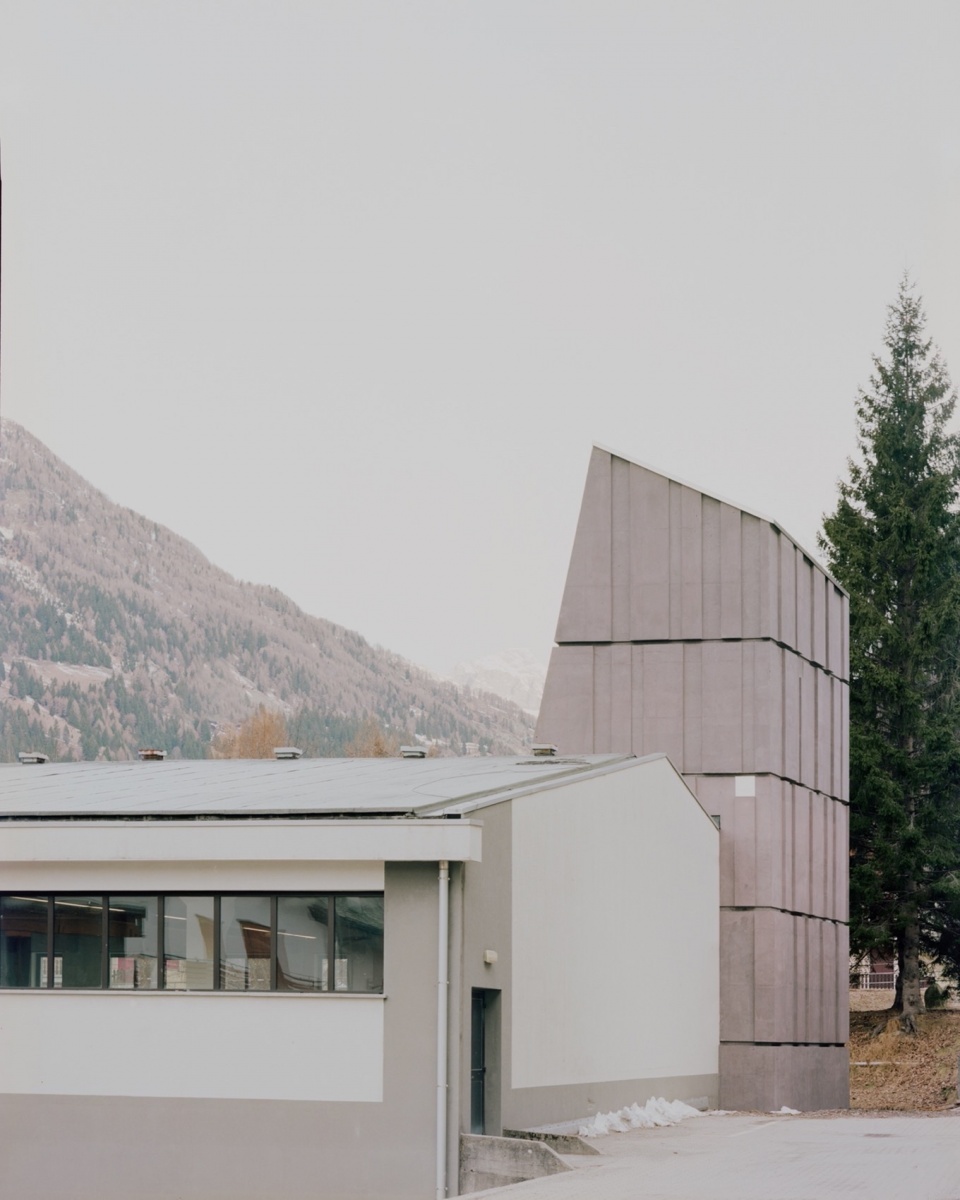 Spluga Climbing Gym by ES arch
