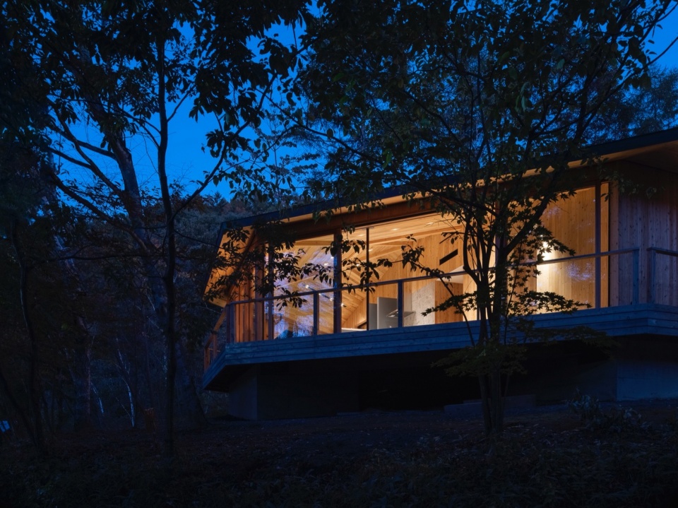 Hut in Karuizawa Naoi Architecture