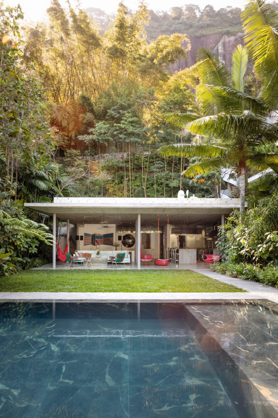 Itauna House by Siqueira Azul Architecture