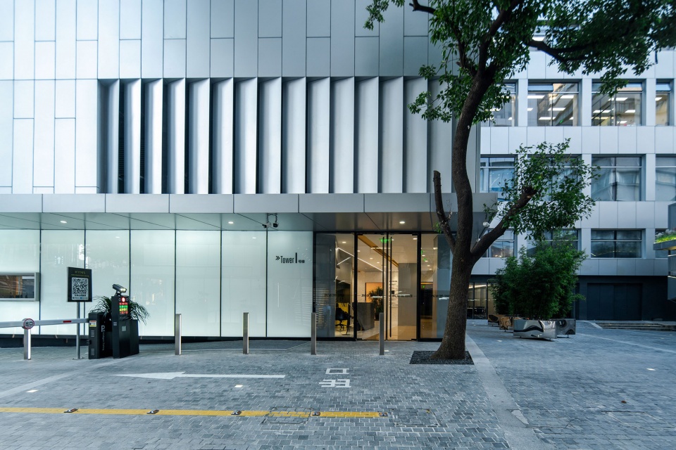 kms technology center by atelier archmixing