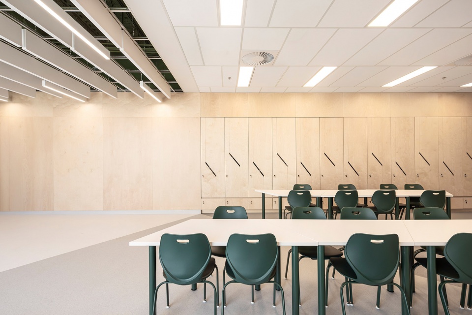 new manawan awacak okiskinohamatowikamikowaw elementary school by ccm2 architectes bb architecture design inc